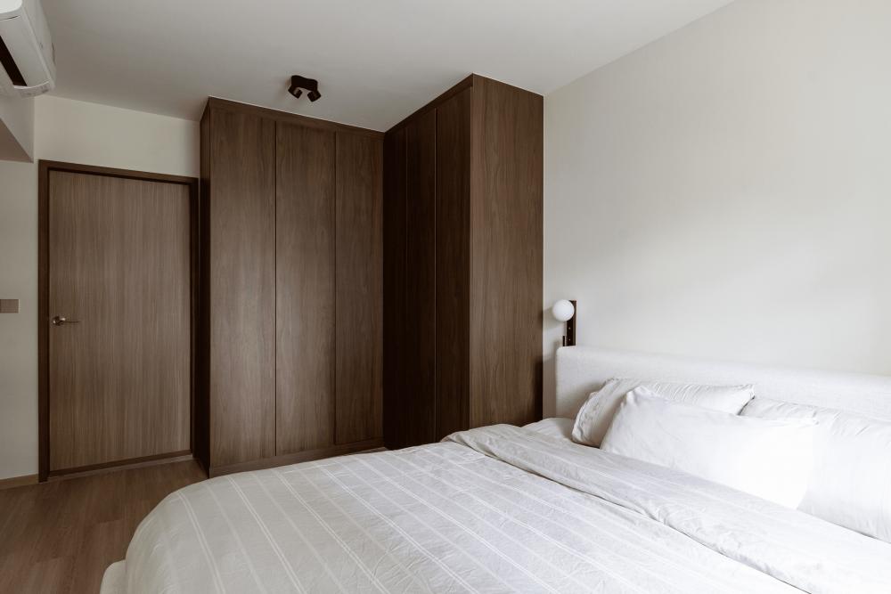 Vintage Bedroom with Bed and Lighting