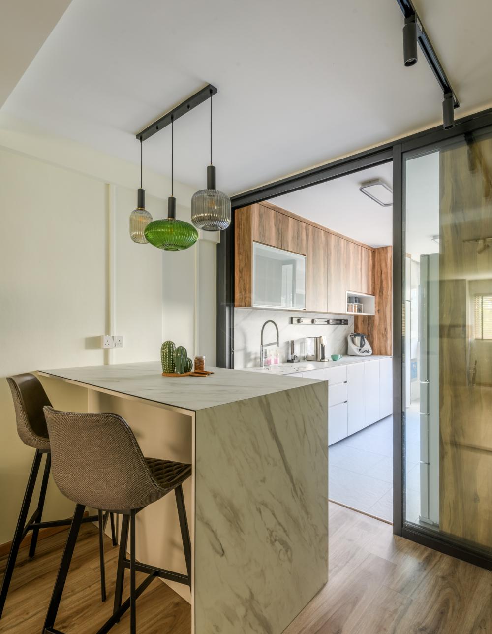 Contemporary Kitchen with Countertop and Vinyl Flooring