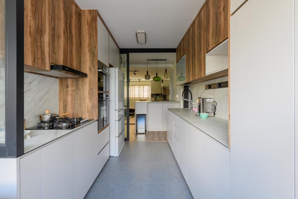Contemporary Kitchen with Countertop and Homogeneous Tiles
