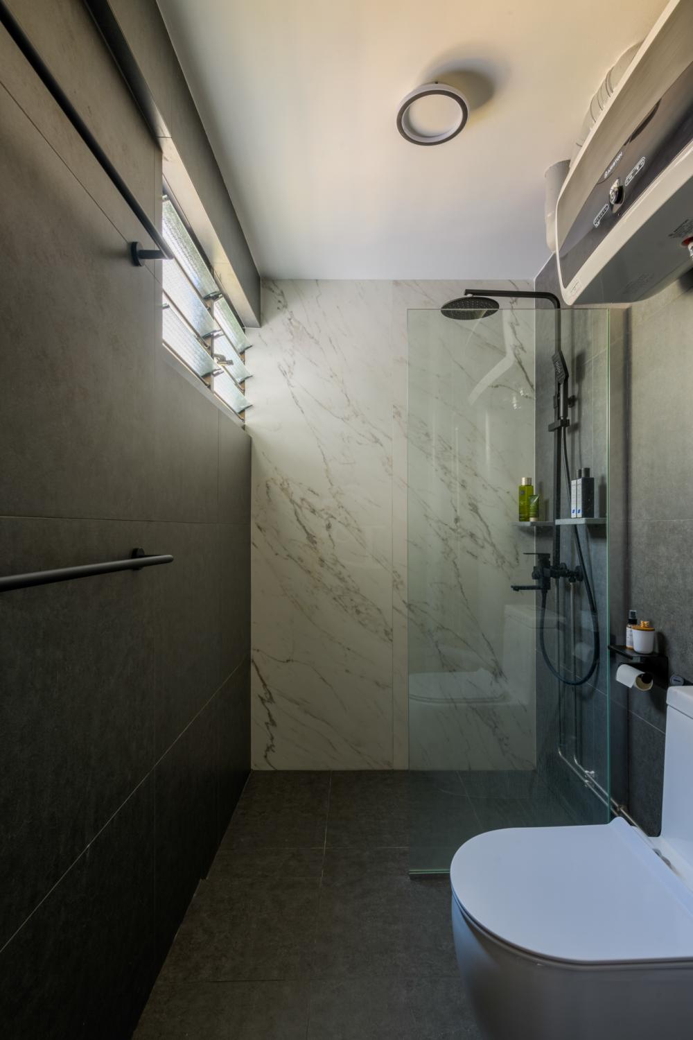 Contemporary Bathroom with Homogeneous Tiles and Shower Screen