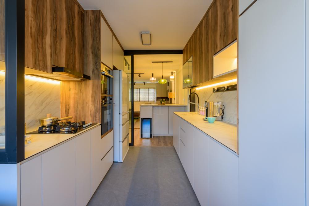 Contemporary Kitchen with Countertop and Homogeneous Tiles