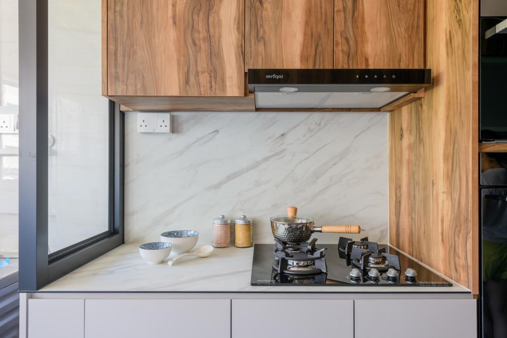 Contemporary Kitchen with Countertop and Homogeneous Tiles