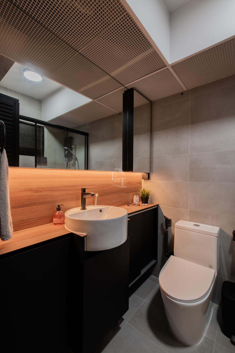 Contemporary Bathroom with Countertop and Homogeneous Tiles