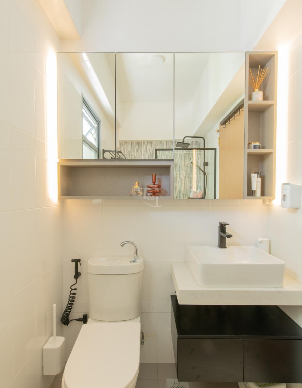 Minimalist Bathroom with Countertop and Homogeneous Tiles