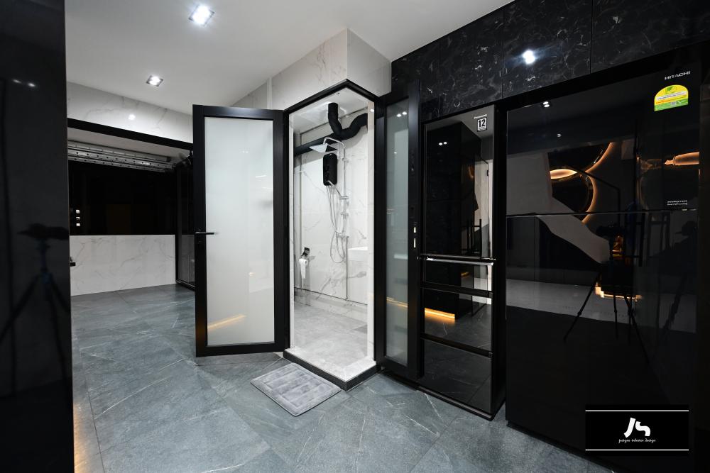 Modern Bathroom with Shower Screen and Bathroom Storage