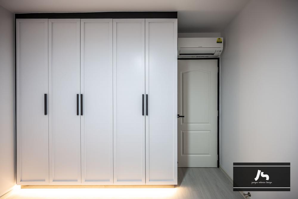 Modern Bedroom with Wardrobe and Sliding Wardrobe