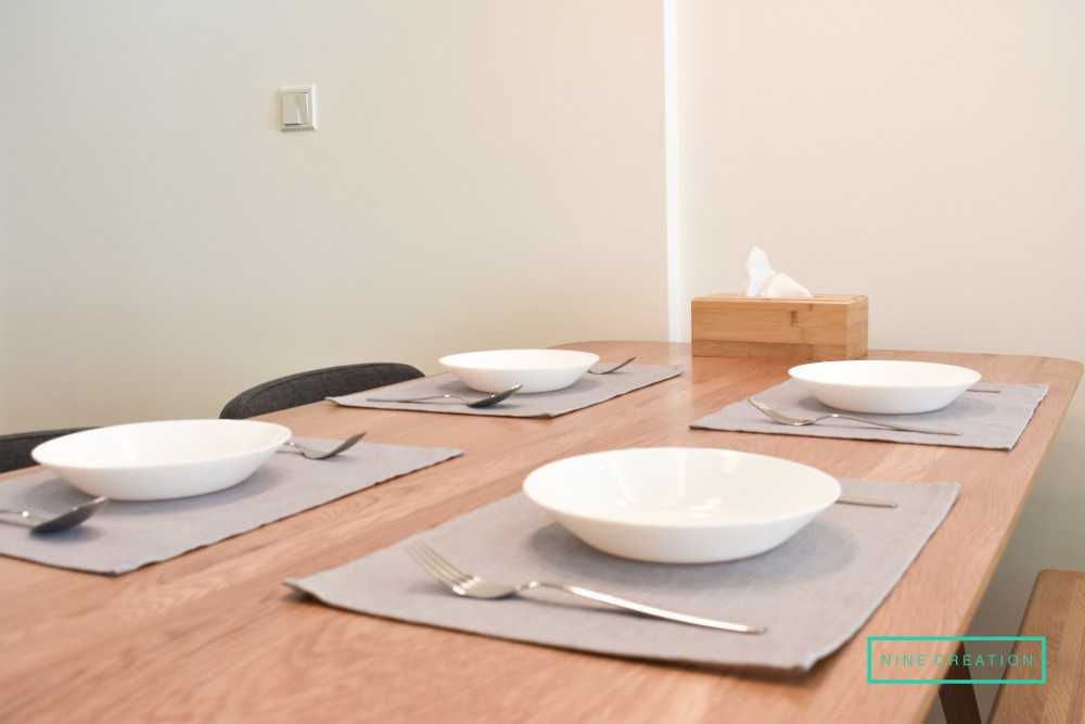 Scandinavian Dining Room with Dining Table and Dining Chairs