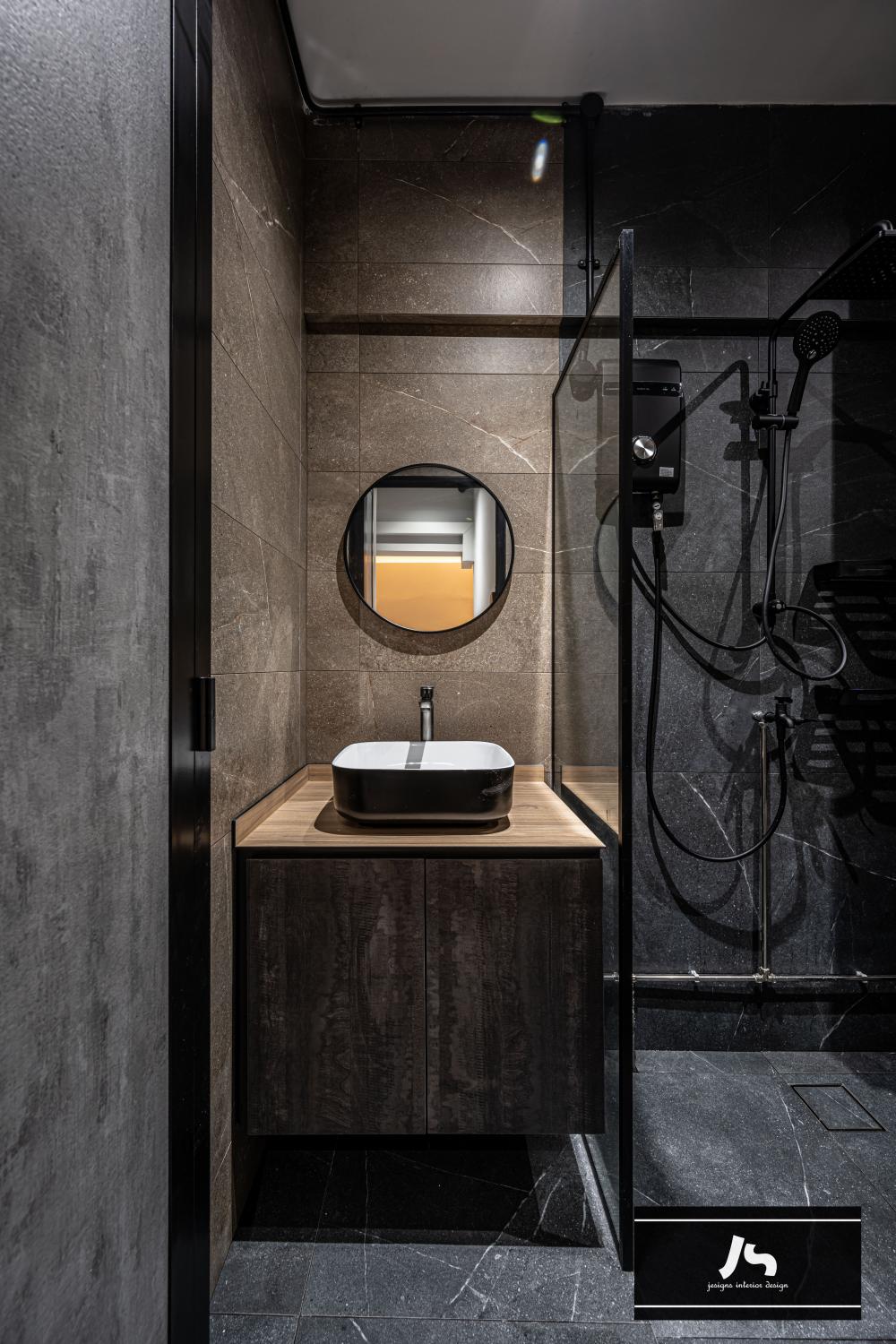 Modern Bathroom with Mirror and Shower Screen