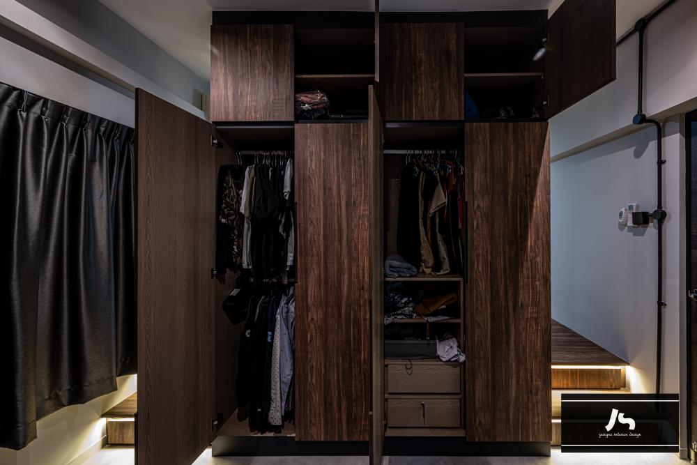Modern Bedroom with Platform Bed and Wardrobe