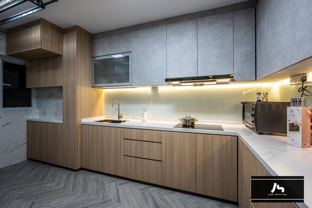Modern Kitchen with Countertop and Homogeneous Tiles
