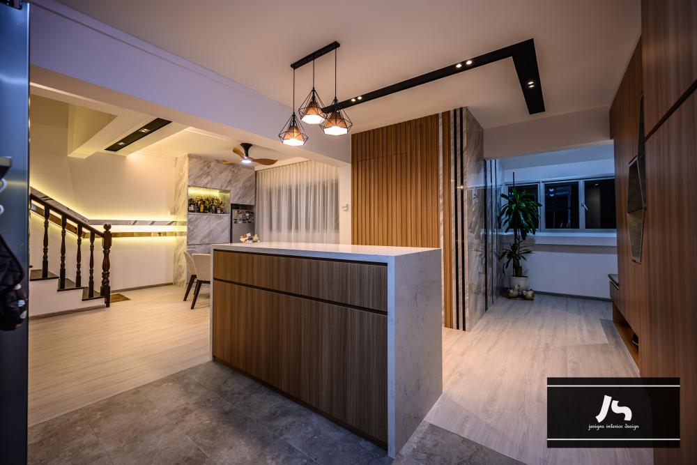 Modern Kitchen with Kitchen Island and Breakfast Counter