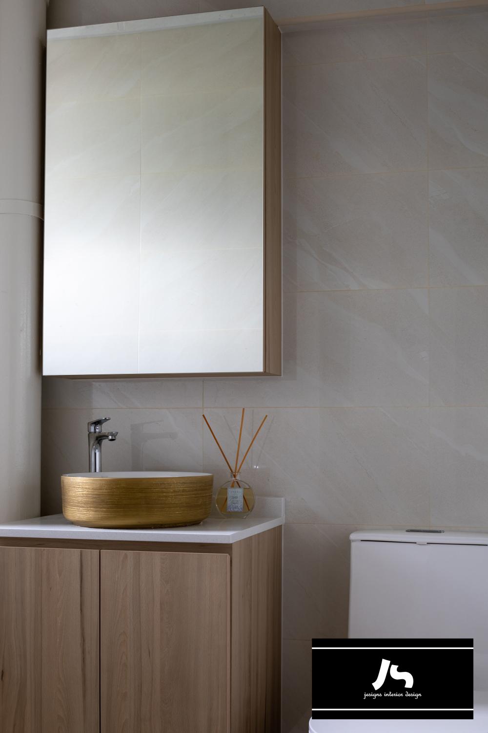 Scandinavian Bathroom with Mirror and Bathroom Storage
