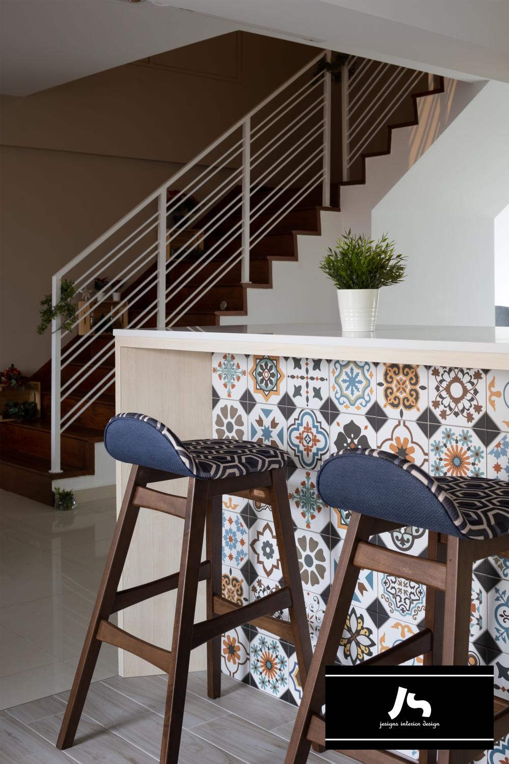 Scandinavian Kitchen with Homogeneous Tiles and Kitchen Island