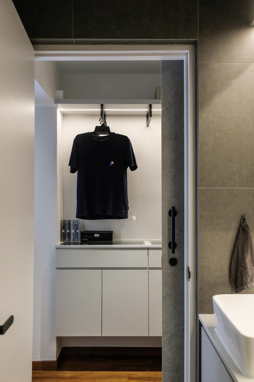 Eclectic Walk-in Wardrobe with Wardrobe and Small Storage