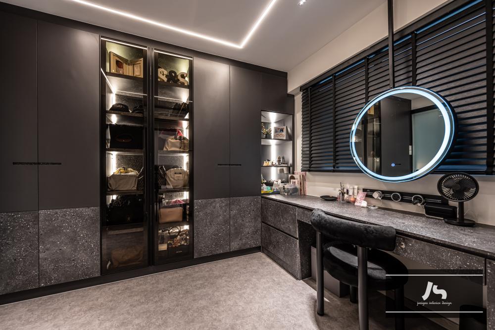 Modern Walk-in Wardrobe with Wardrobe and Sliding Wardrobe