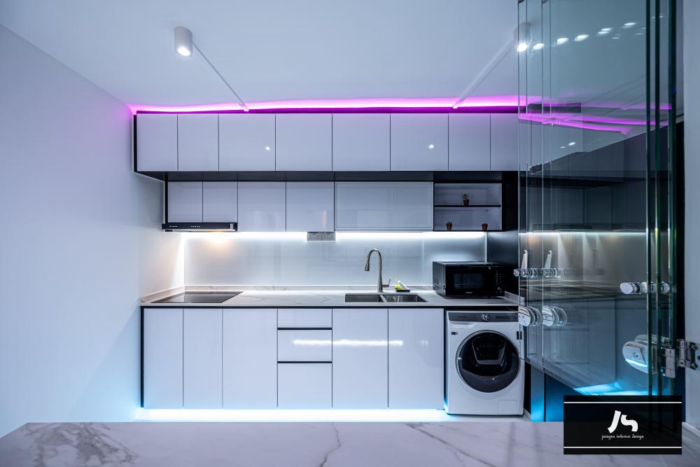 Modern Kitchen with Countertop and Breakfast Counter