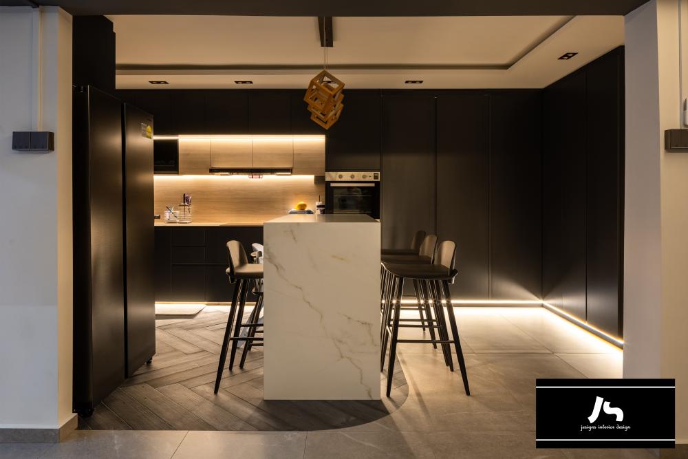 Modern Kitchen with Kitchen Island and Cupboard