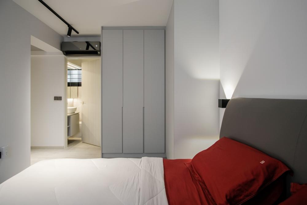Modern Bedroom with Vinyl Flooring and Wardrobe