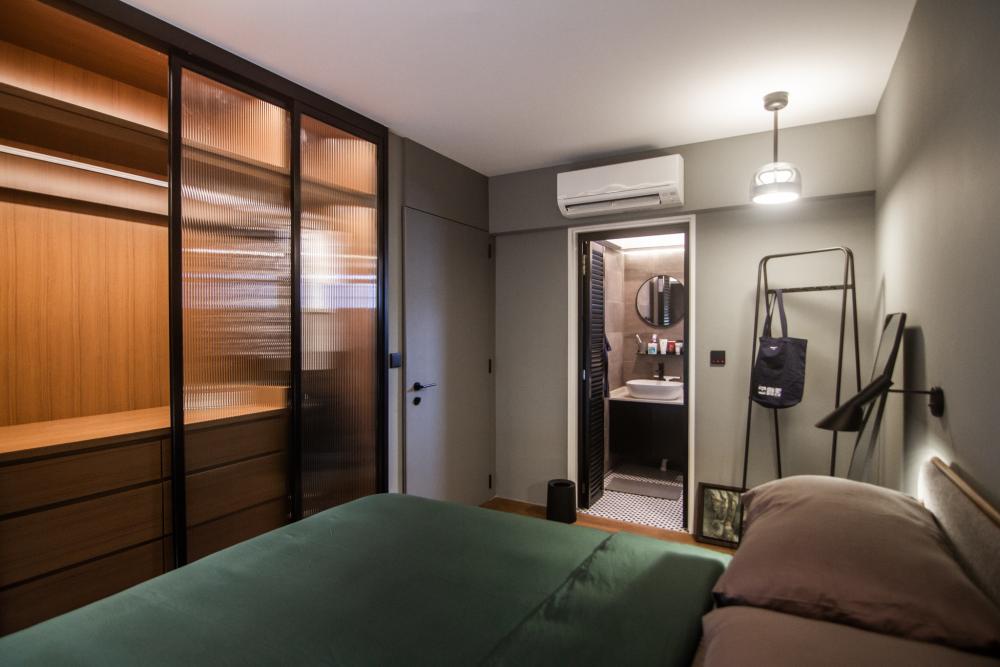 Contemporary Bedroom with Vinyl Flooring and Wardrobe
