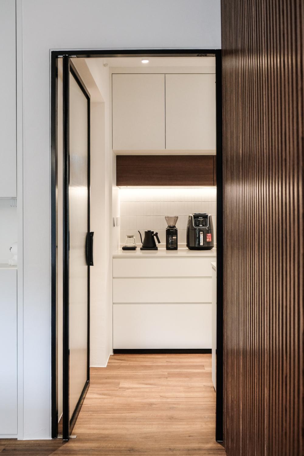 Contemporary Kitchen with Glass Door and Kitchen Cabinets