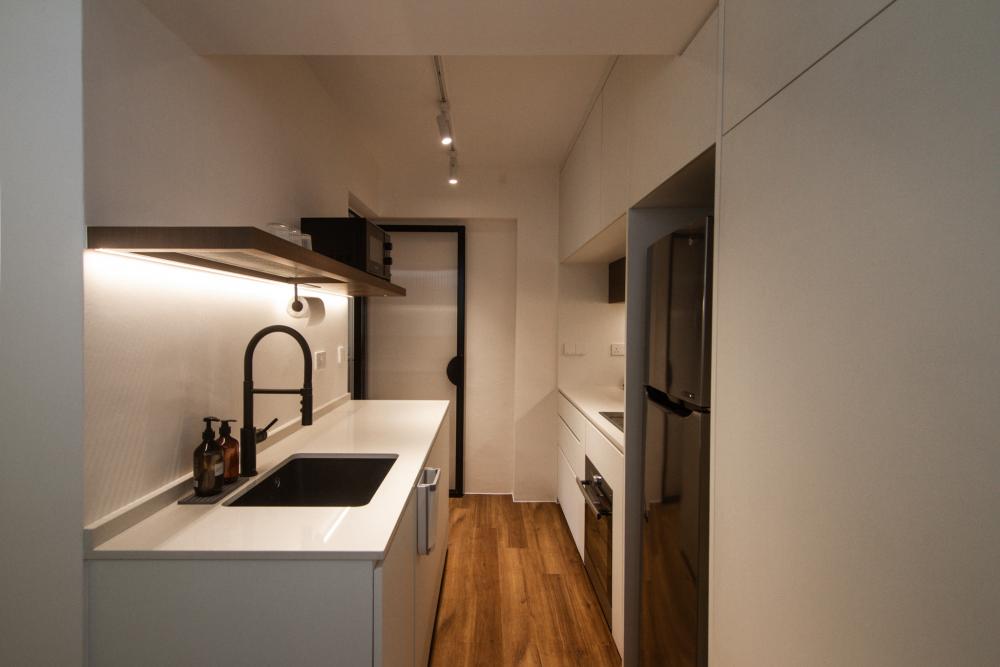 Contemporary Kitchen with Countertop and Vinyl Flooring