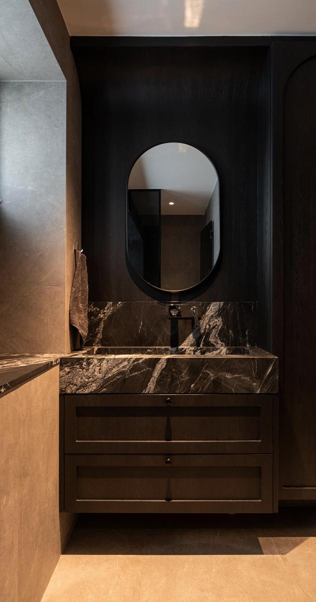 Modern Bathroom with Mirror and Shower Screen