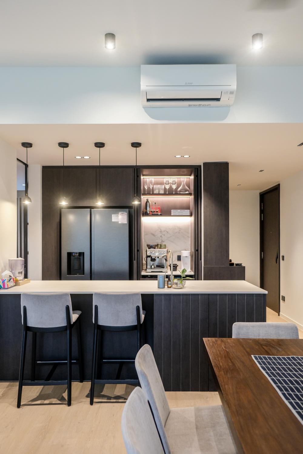 Contemporary Living Room with Countertop and Vinyl Flooring