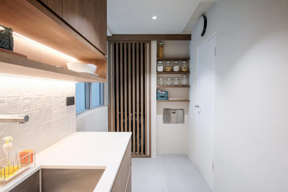 Contemporary Service Yard with Countertop and Kitchen Backsplash