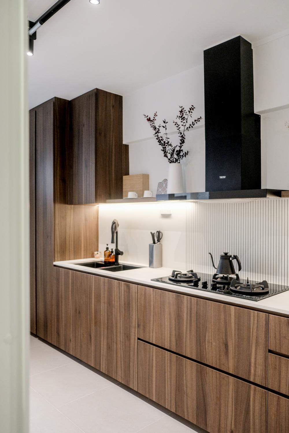 Transitional Kitchen with Countertop and Drop Ceiling