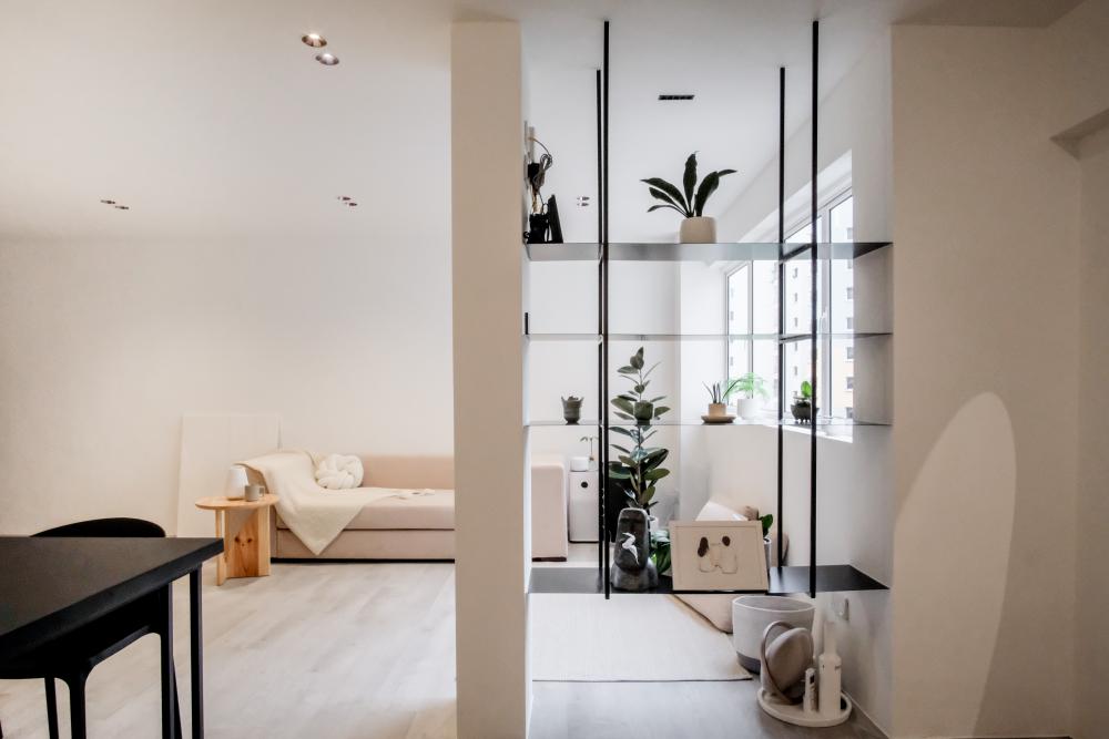 Transitional Living Room with Vinyl Flooring and Drop Ceiling
