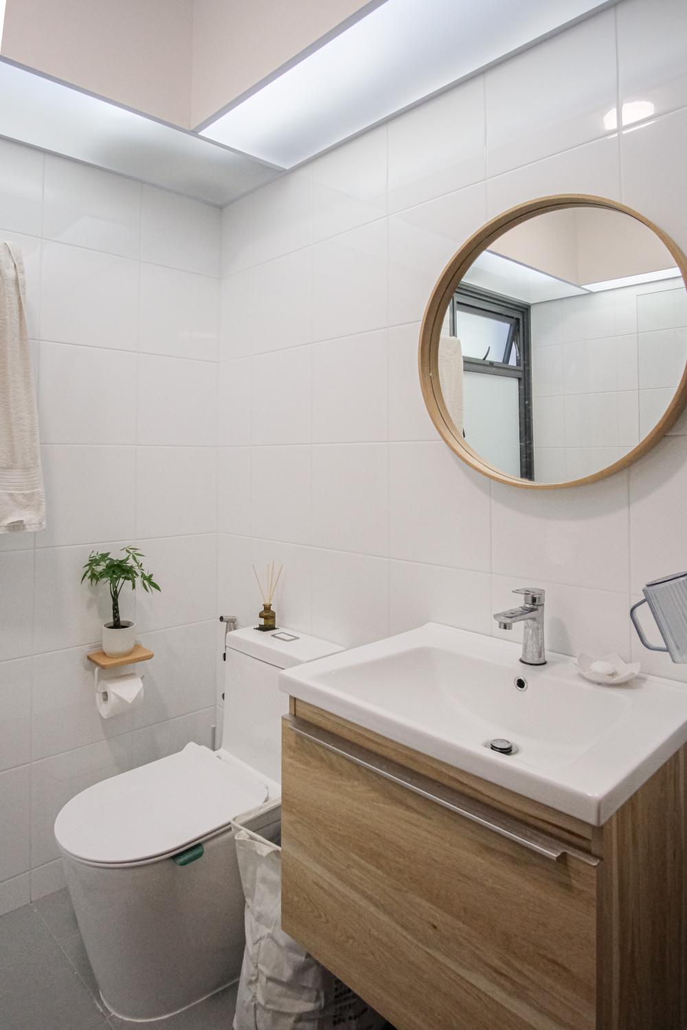 Scandinavian Bathroom with Mirror and Small Storage