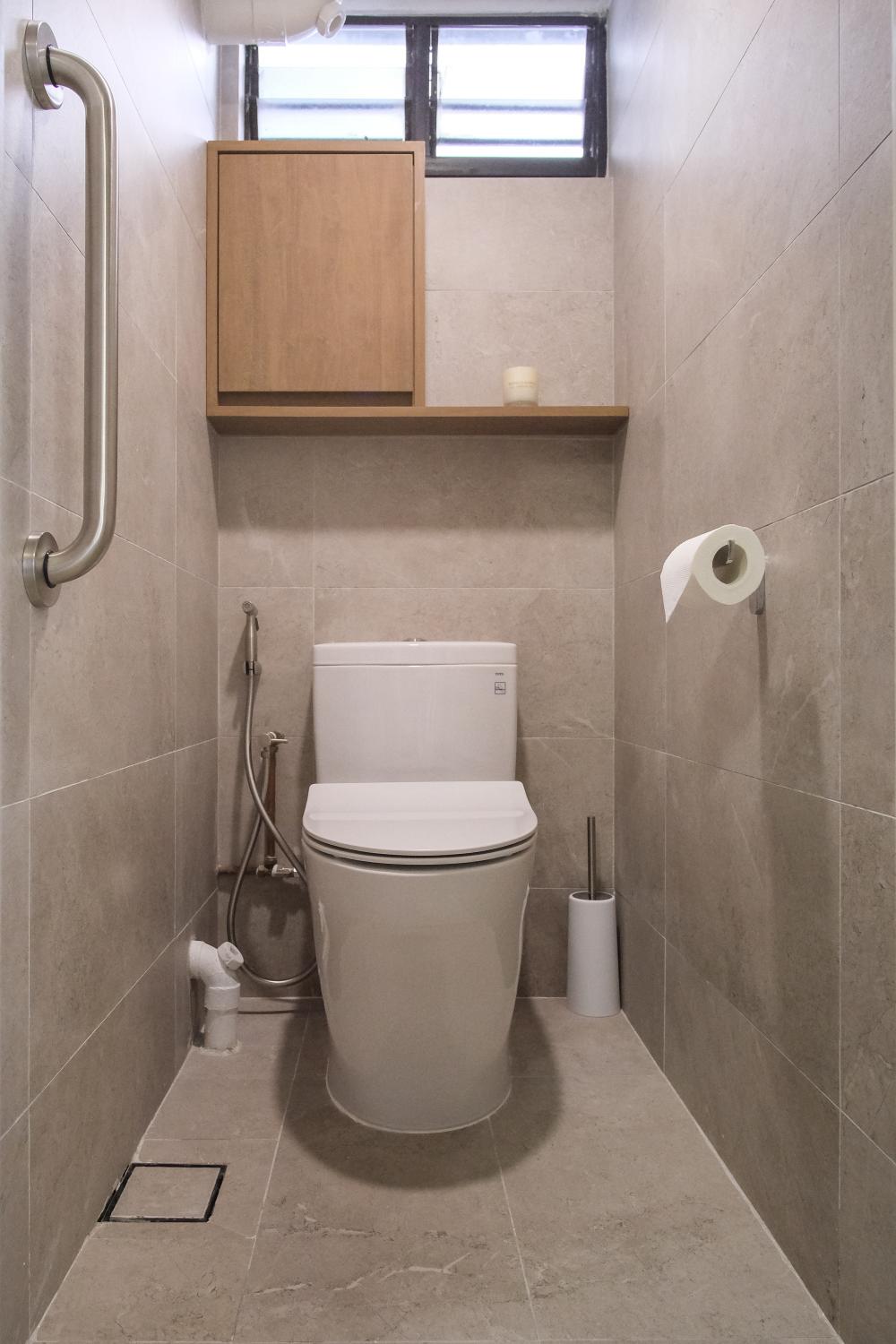 Transitional Bathroom with Small Storage and Wall Shelves