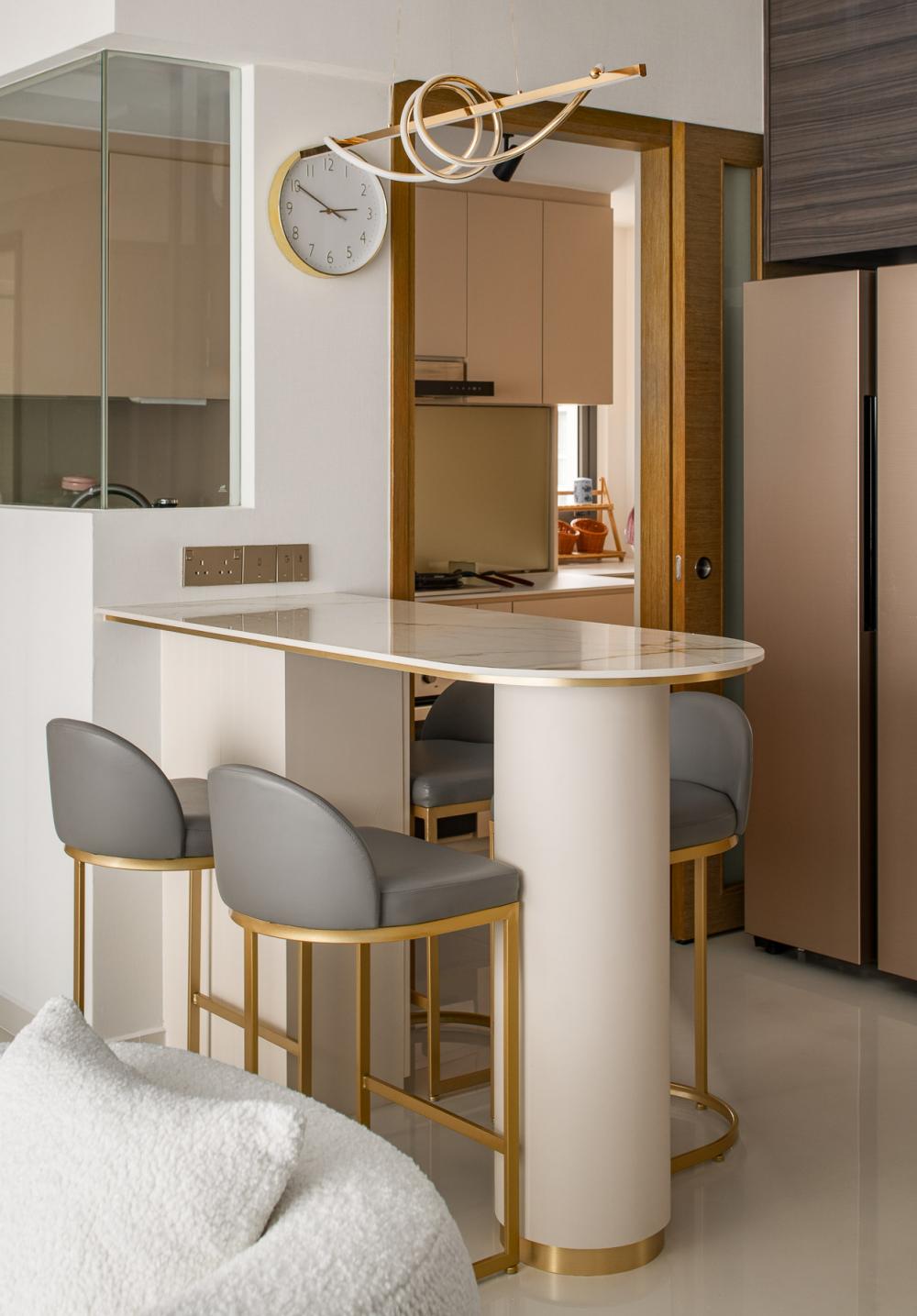 Contemporary Dining Room with Chandelier and Dining Table
