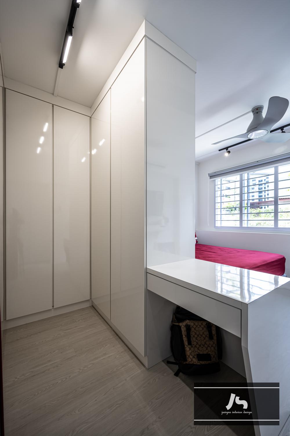 Minimalist Bedroom with Vinyl Flooring and Wardrobe