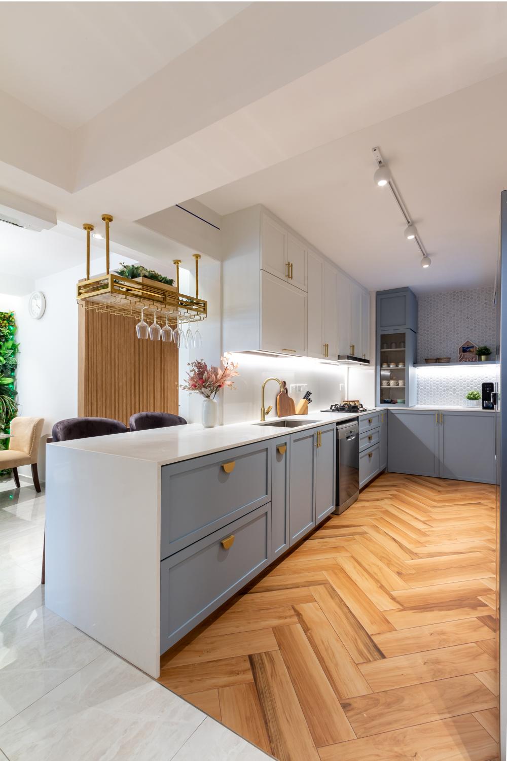 Vintage Kitchen with Kitchen Accessories and Dishwasher