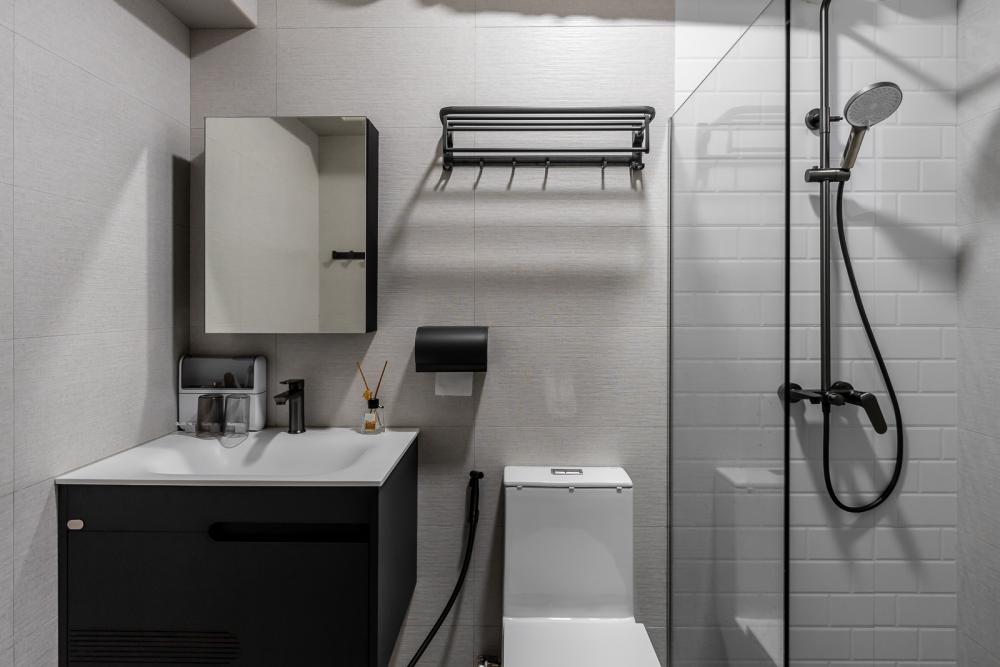 Modern Bathroom with Homogeneous Tiles and Mirror
