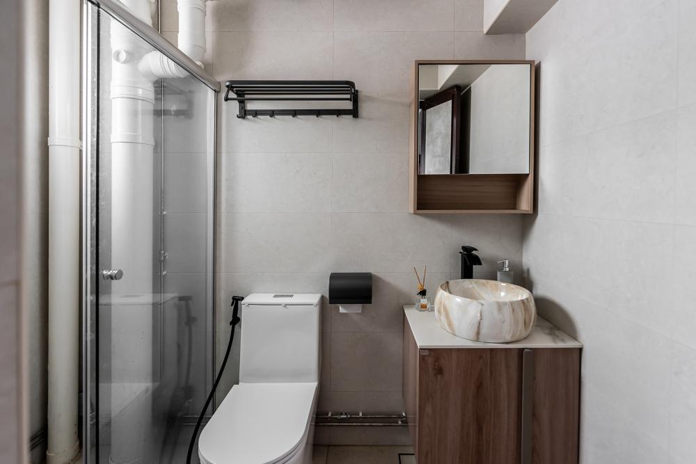 Modern Bathroom with Countertop and Homogeneous Tiles