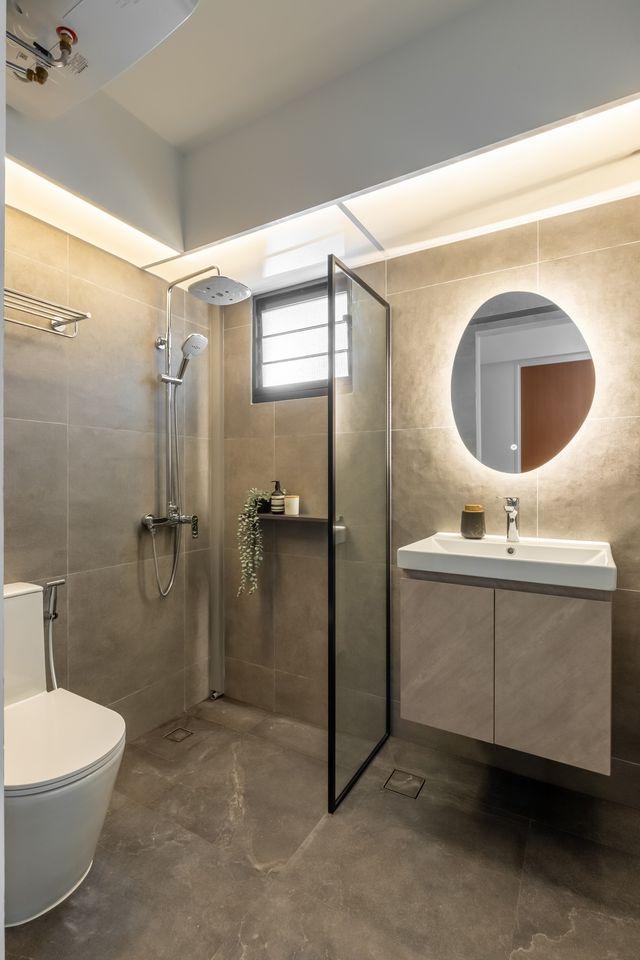 Contemporary Bathroom with Mirror and Shower Screen