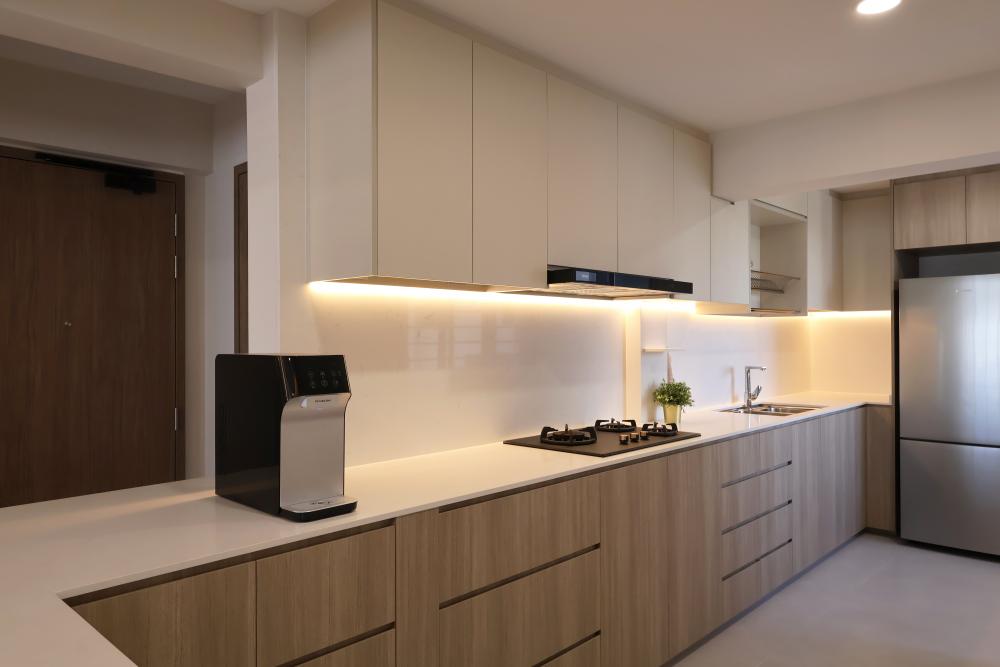 Contemporary Kitchen with Open Kitchen and Kitchen Accessories