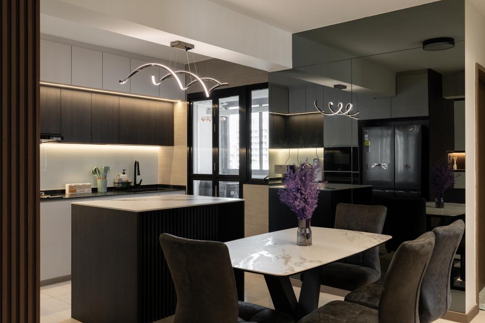 Modern Dining Room with Drop Ceiling and Dining Table