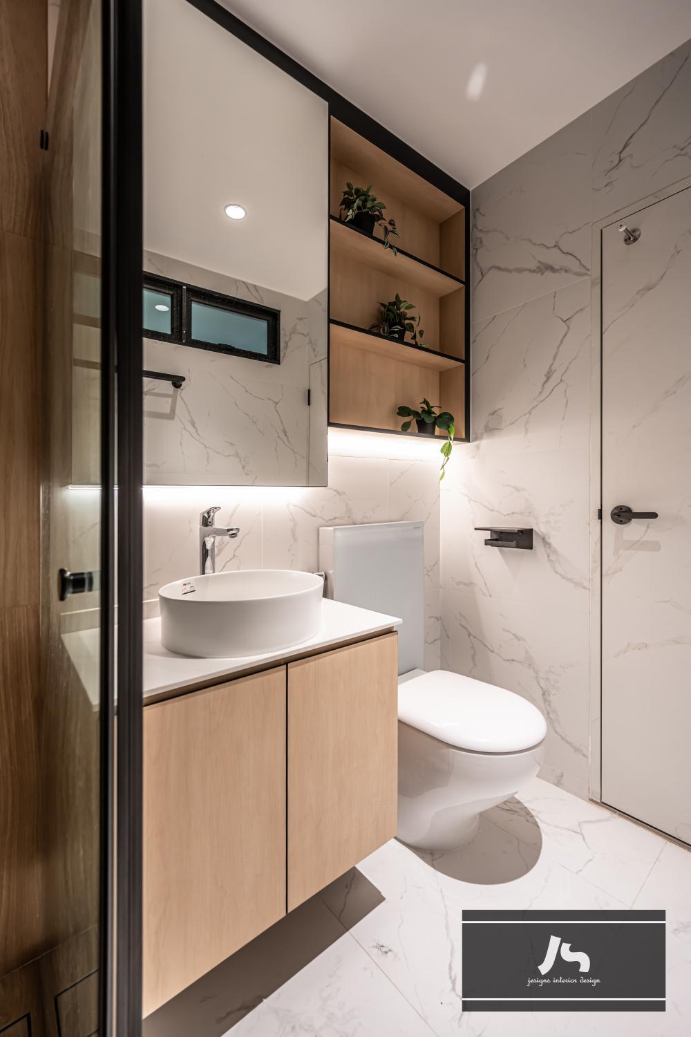 Modern Bathroom with Countertop and Mirror