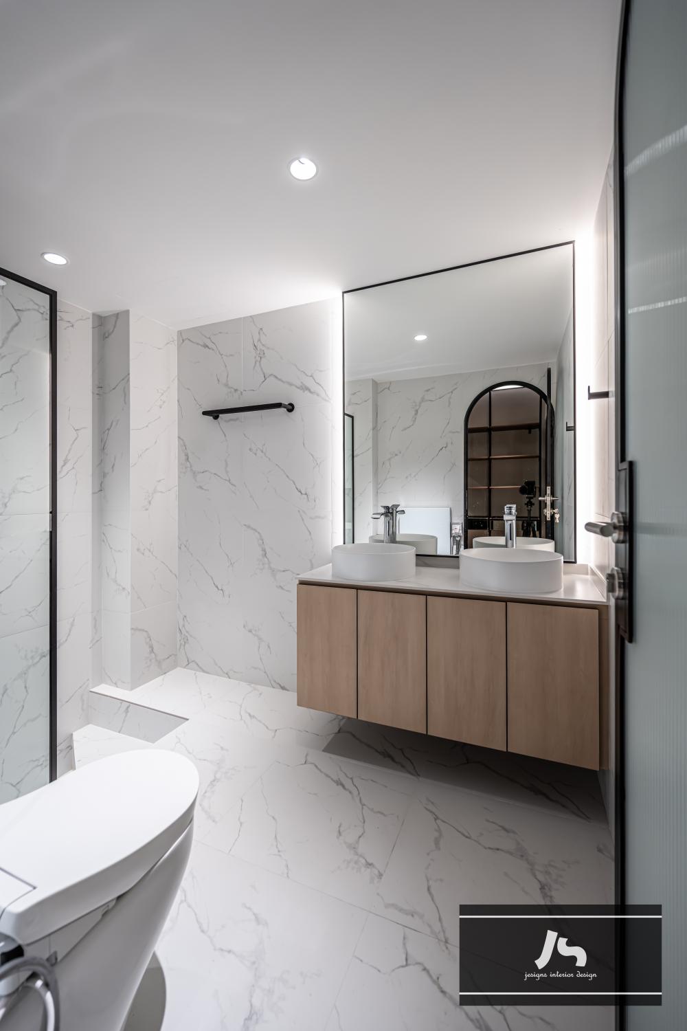 Modern Bathroom with Countertop and Homogeneous Tiles