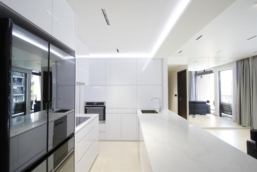 Modern Kitchen with Kitchen Island and Breakfast Counter