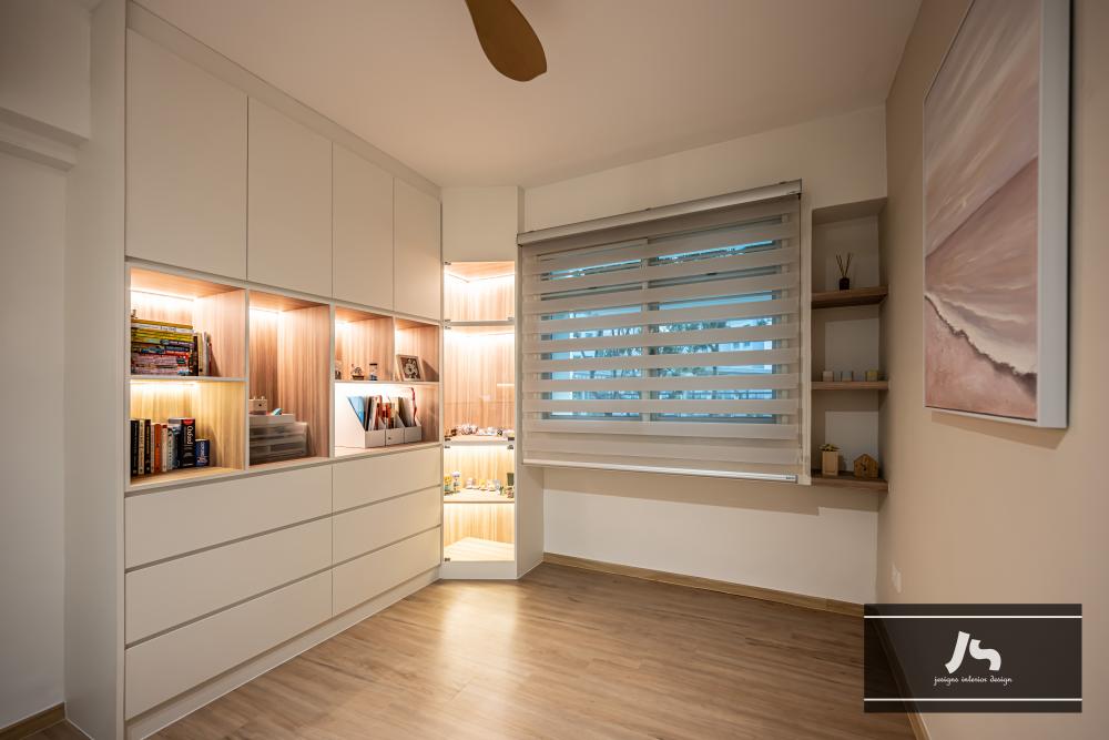 Country Walk-in Wardrobe with Mirror and Wardrobe