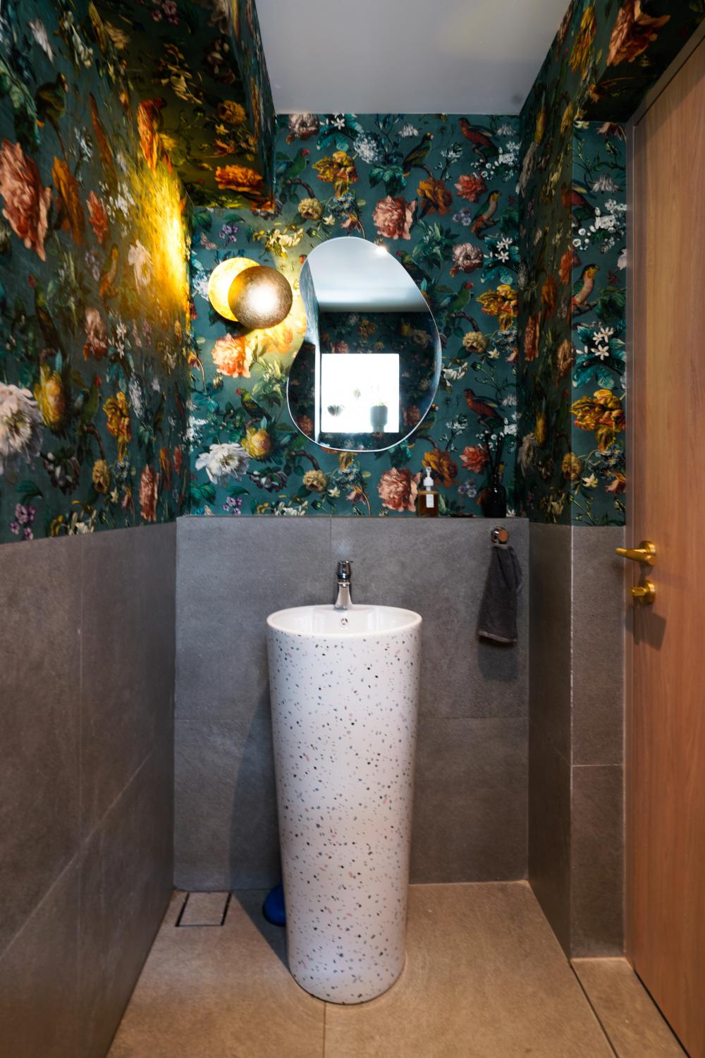 Scandinavian Bathroom with Homogeneous Tiles and Mirror