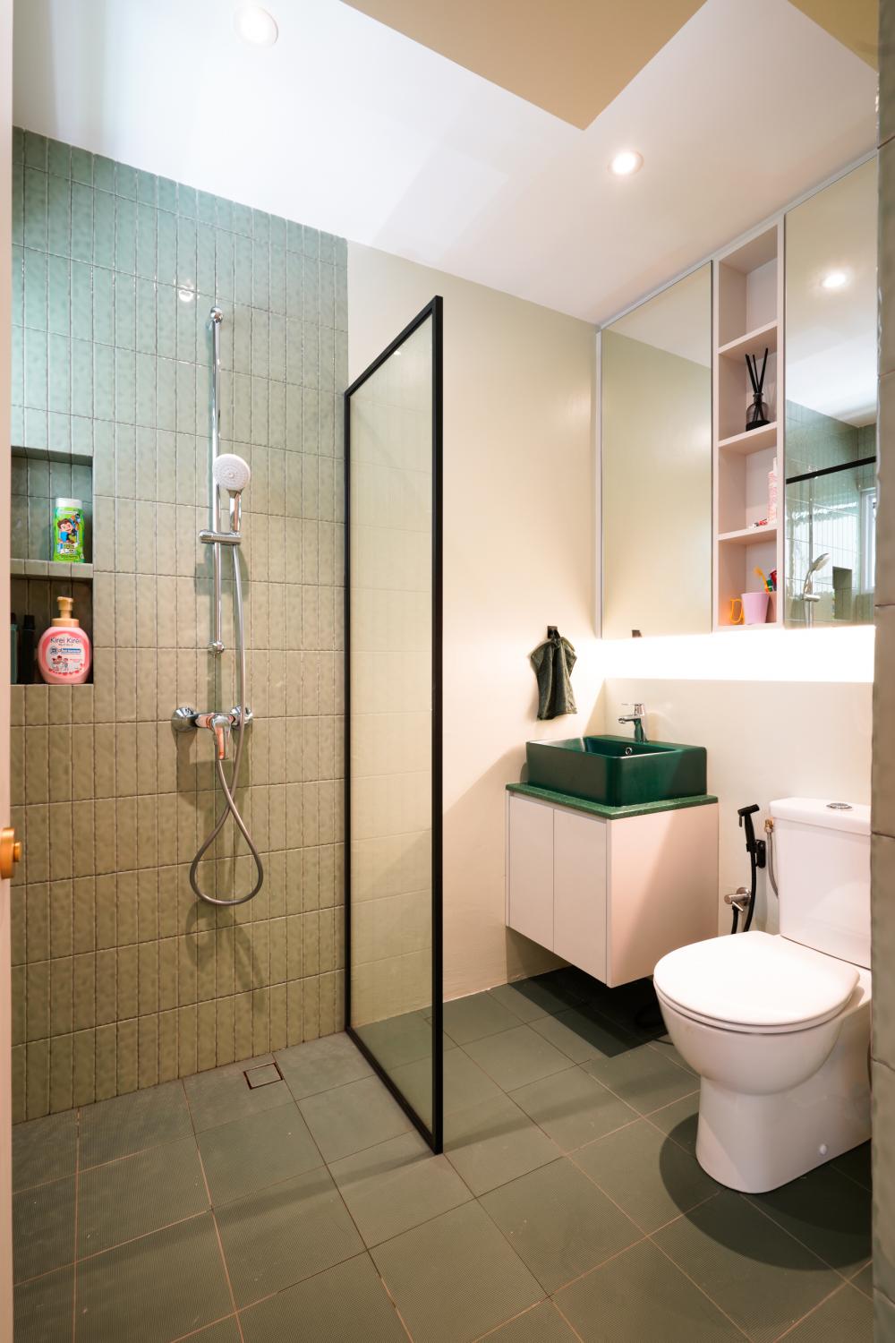 Scandinavian Bathroom with Countertop and Homogeneous Tiles
