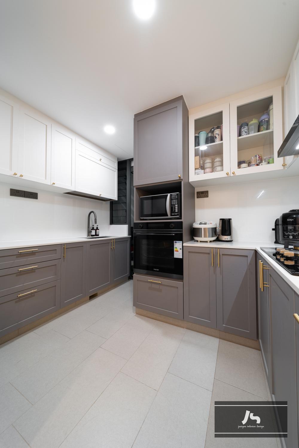 Minimalist Kitchen with Kitchen Island and Cupboard