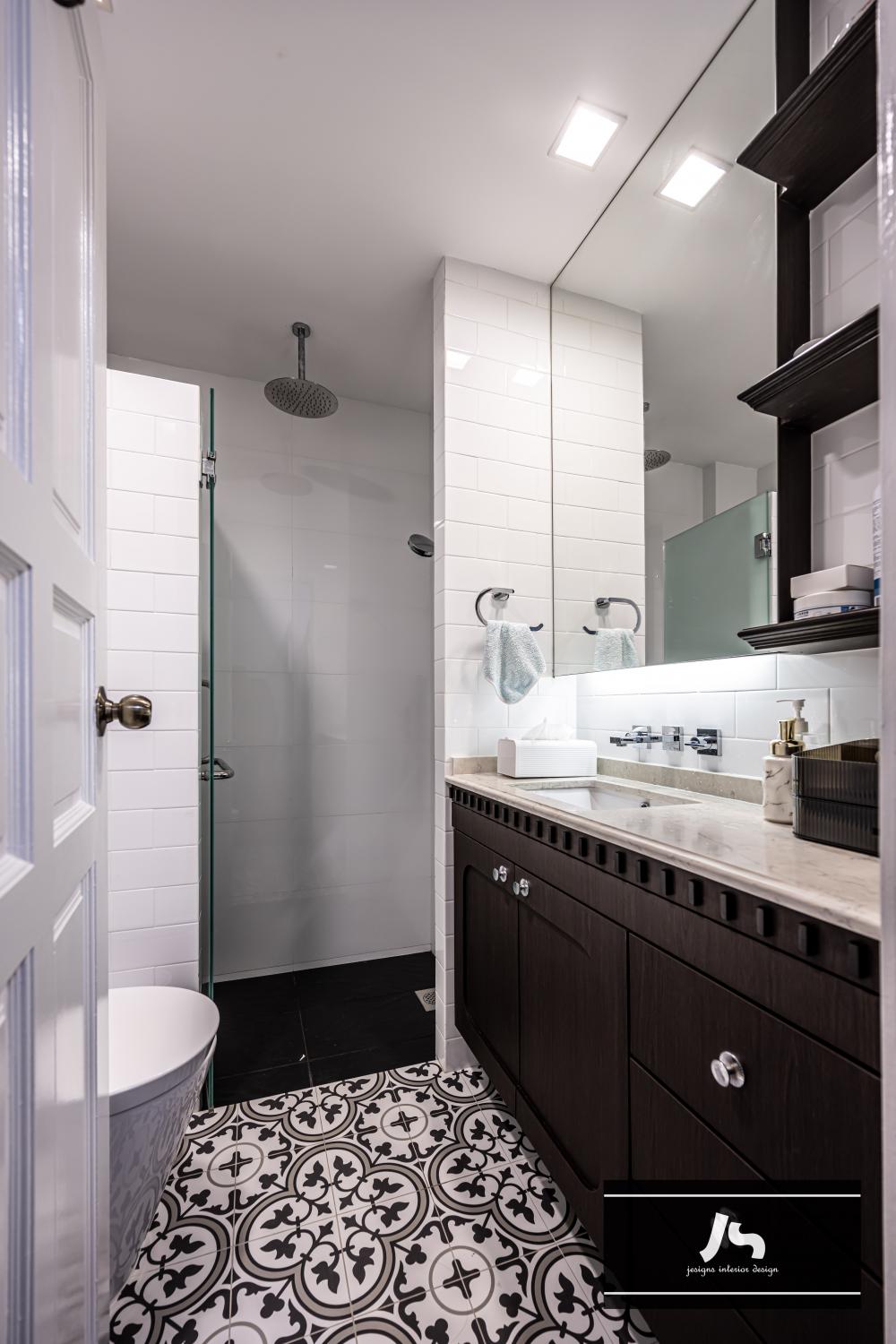 Asian Bathroom with Homogeneous Tiles and Mirror