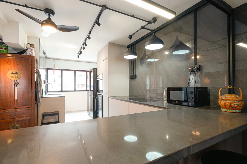 Industrial Kitchen with Homogeneous Tiles and Breakfast Counter
