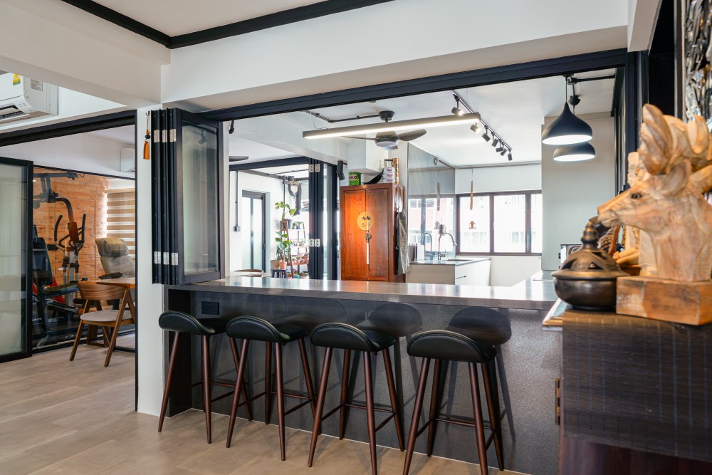 Industrial Kitchen with Homogeneous Tiles and Kitchen Backsplash